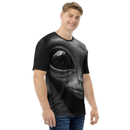 Image of the Young Alien T-Shirt (men).