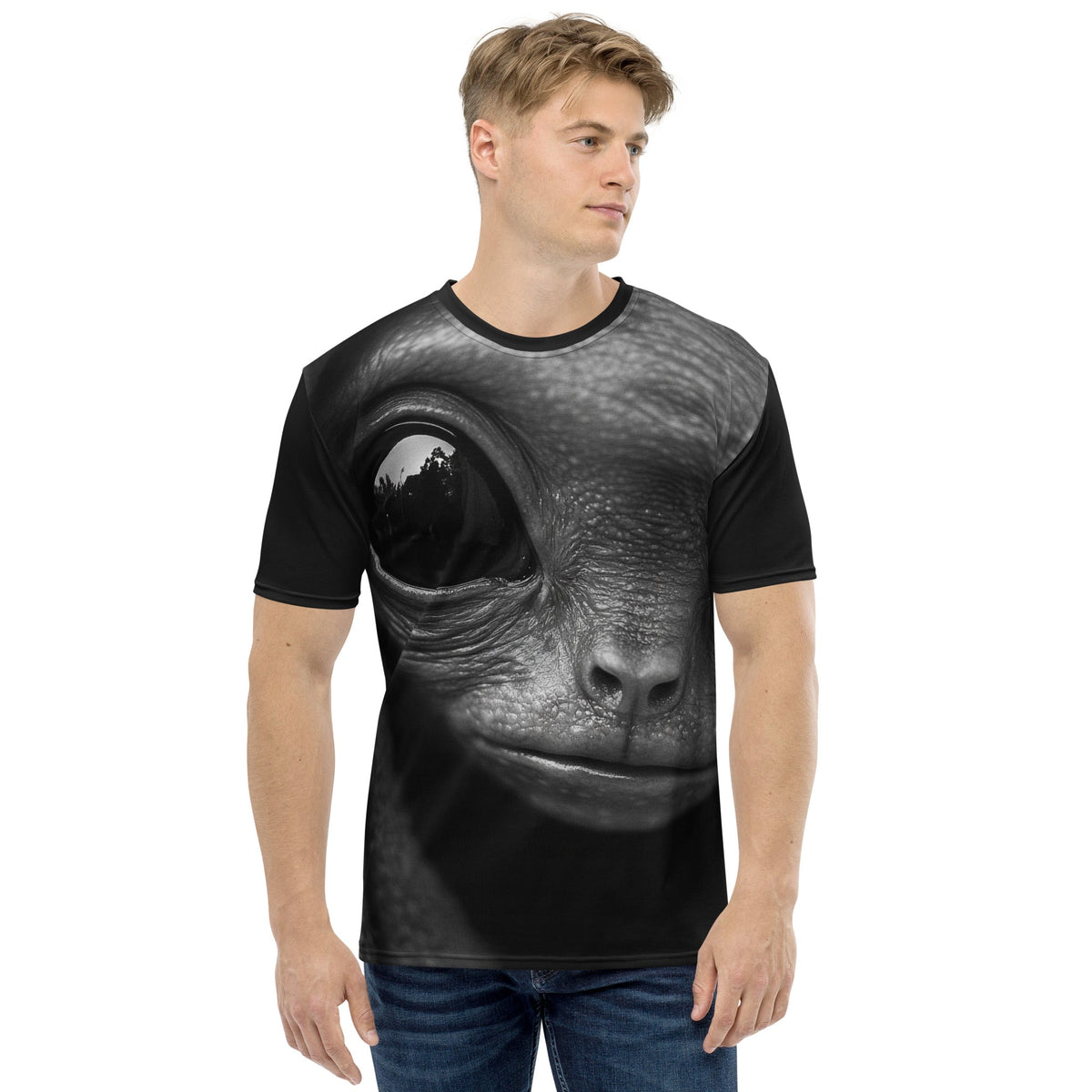 Image of the Young Alien T-Shirt (men).